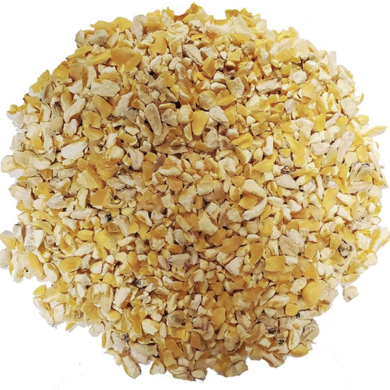 Farmers Best Cracked Corn feed close-up